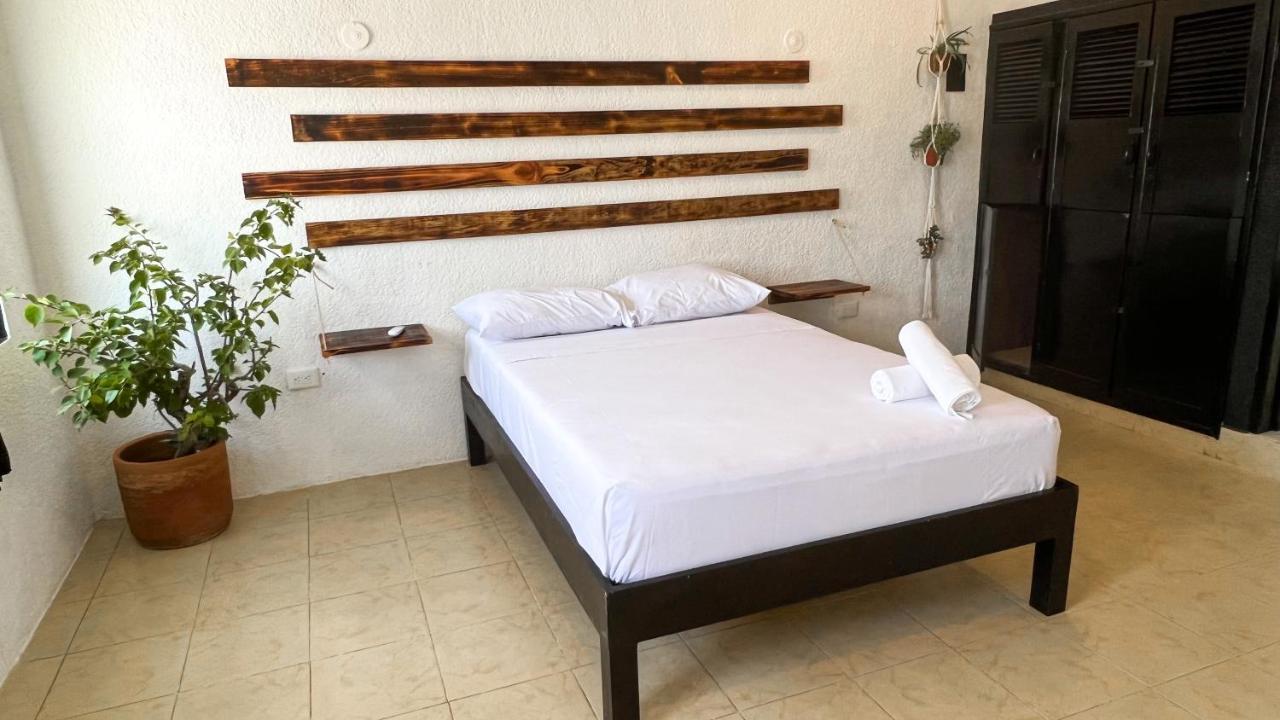 Hostel Oryx Valladolid Вальядолид Экстерьер фото