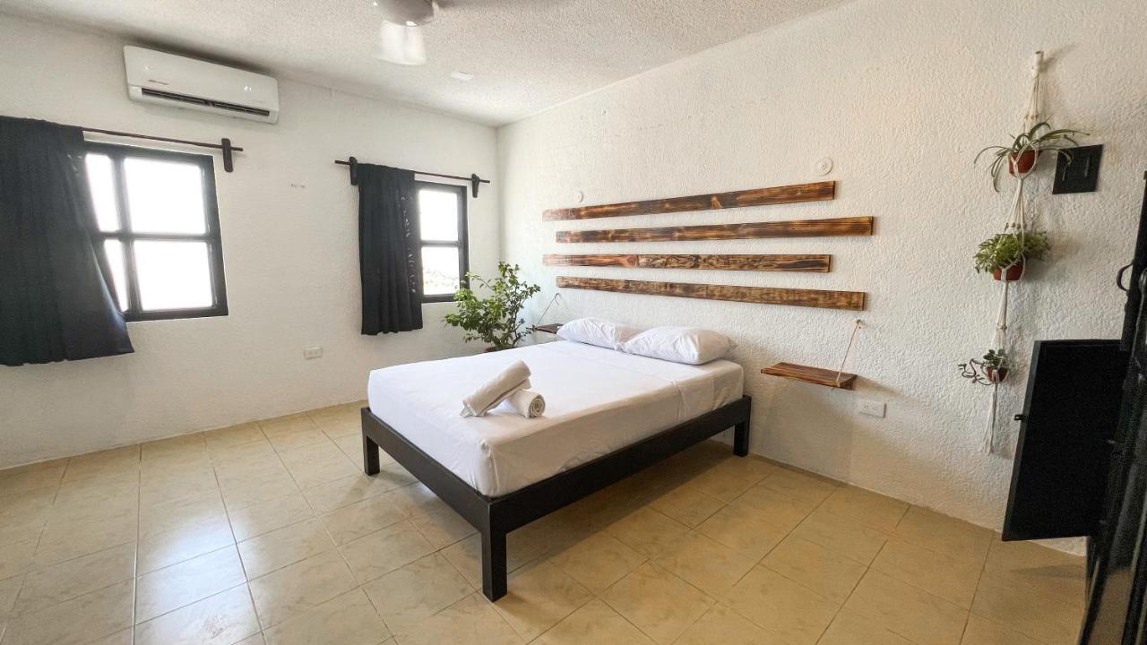 Hostel Oryx Valladolid Вальядолид Экстерьер фото
