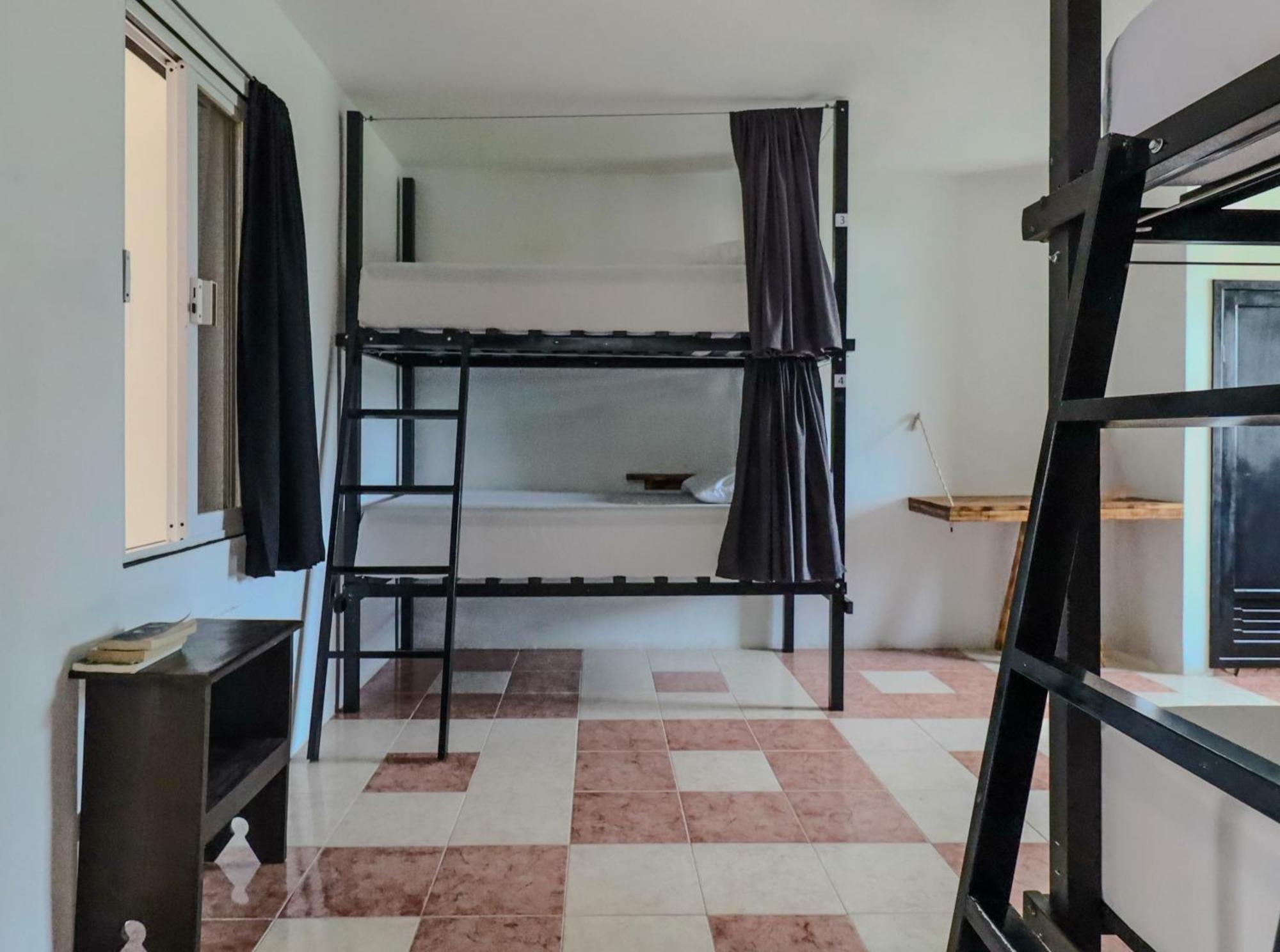 Hostel Oryx Valladolid Вальядолид Экстерьер фото
